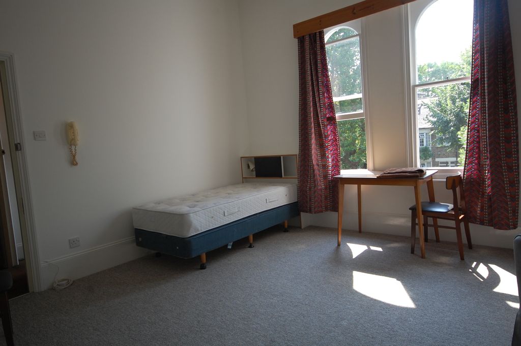 Property photo 3 of 9