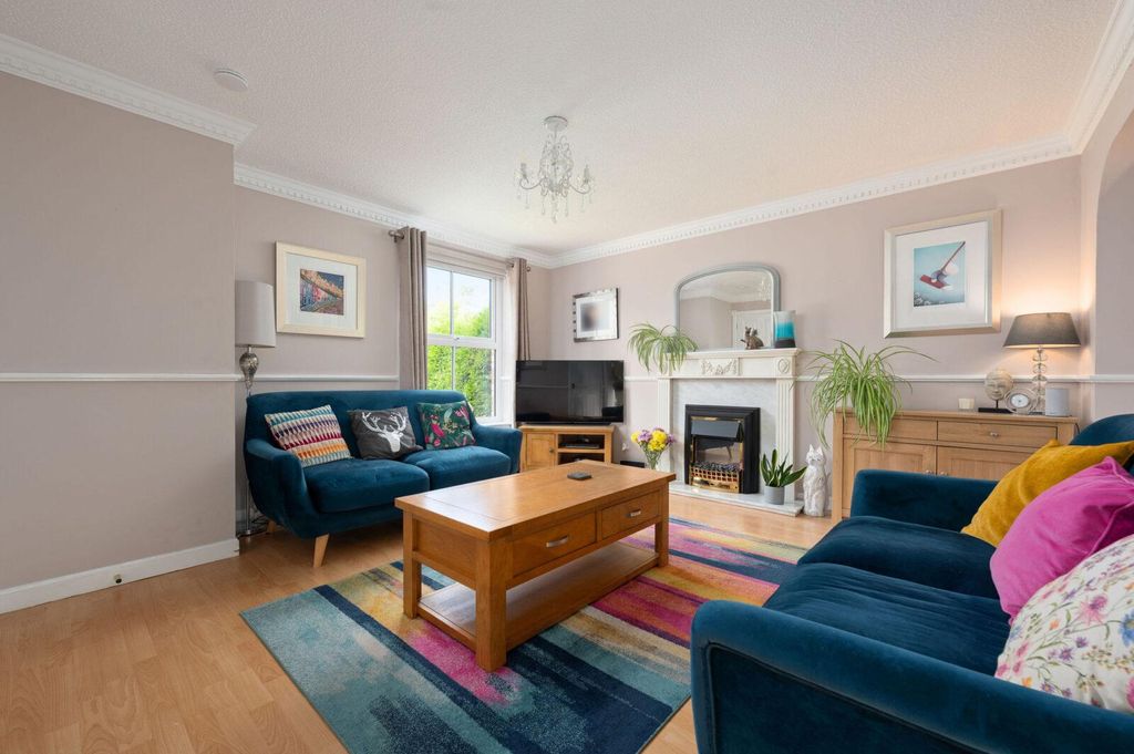 Property photo 3 of 31