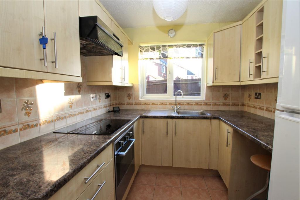 Property photo 3 of 6 Kitchen.Jpg