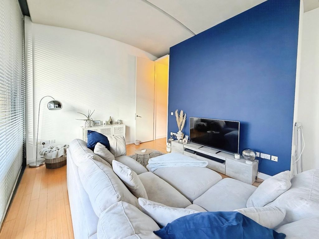 Property photo 3 of 22 Picture No. 23