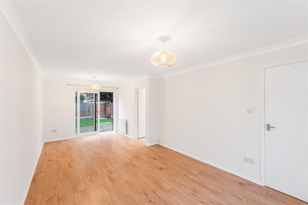 Property photo 2 of 21