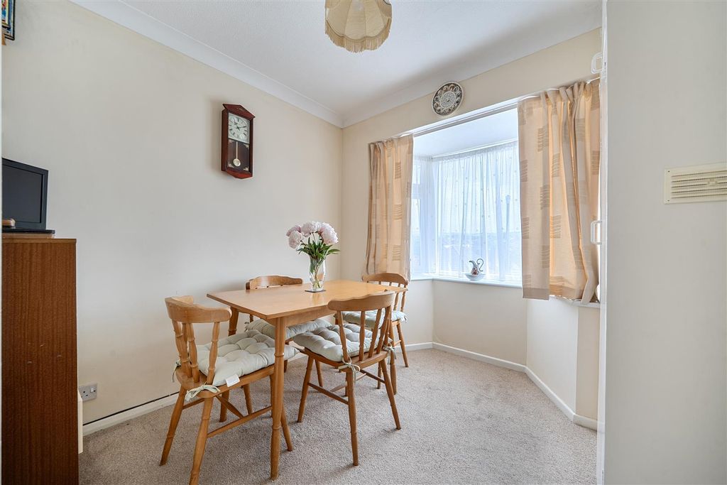 Property photo 3 of 17 1480056-1-6A33ce8721510.Jpg