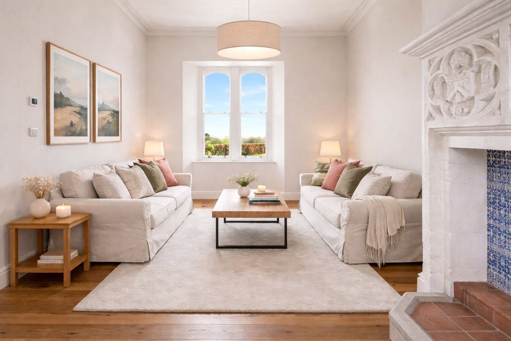 Property photo 3 of 12 Living