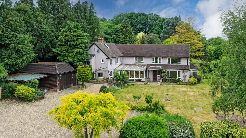 Property photo 1 of 32