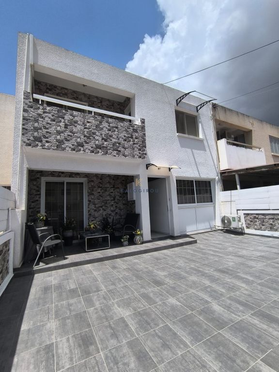 Property photo 1 of 19