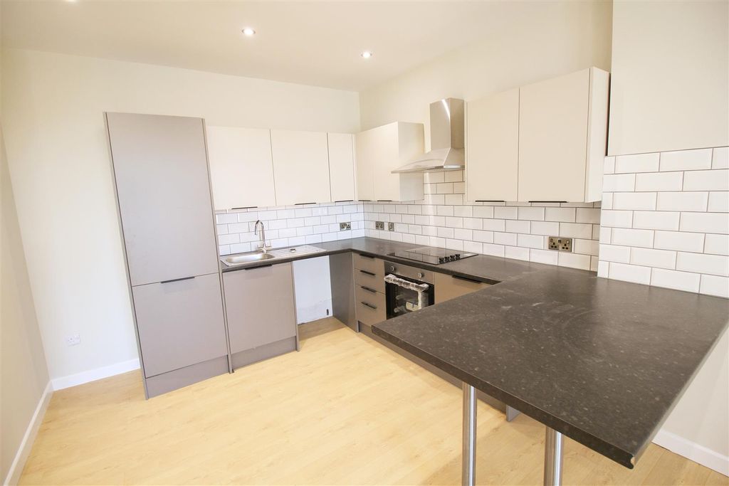 Property photo 3 of 7 Kitchen.Jpg