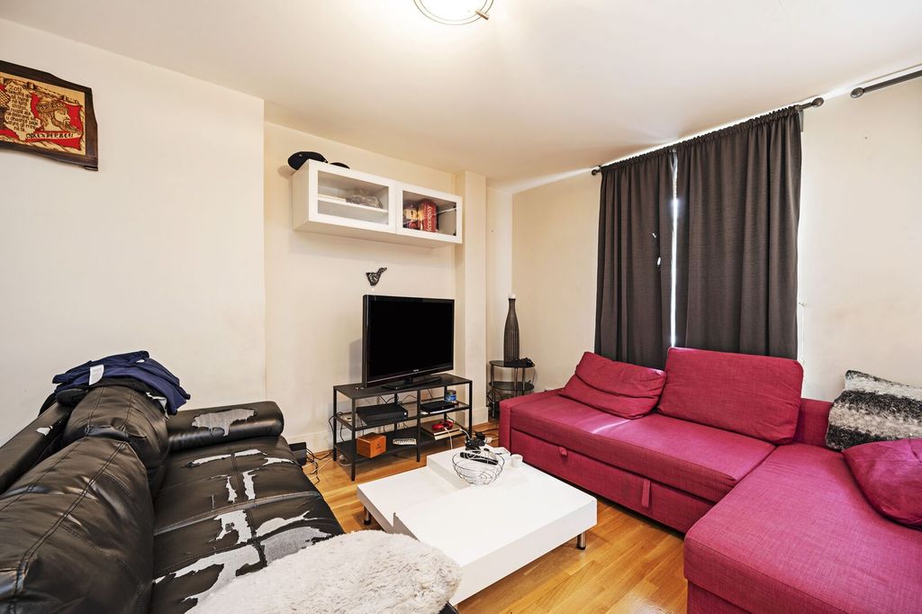 Property photo 2 of 7