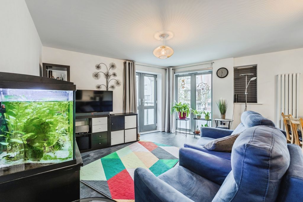 Property photo 2 of 18 Pbox-Img.Jpg