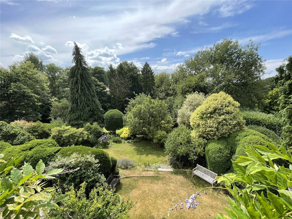 Property photo 2 of 25 Garden Outlook