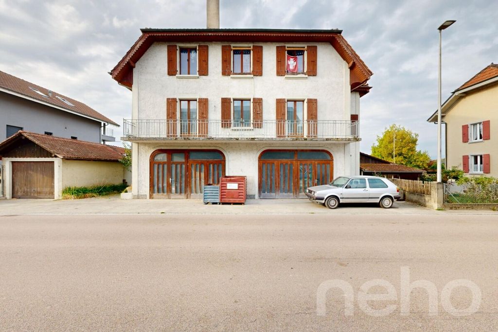 Property photo 1 of 12