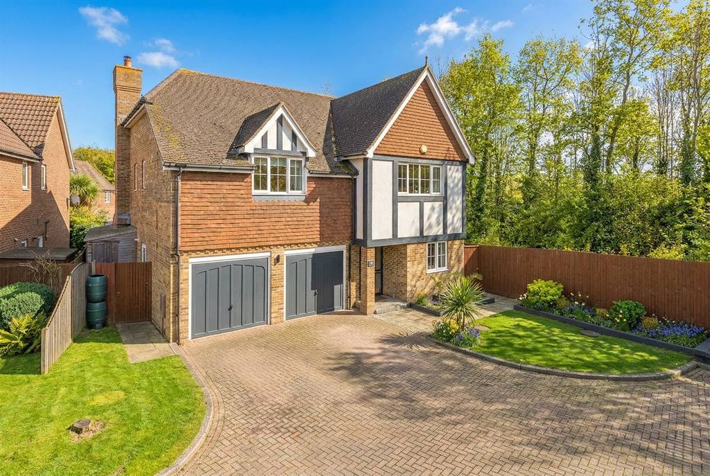 Property photo 1 of 33