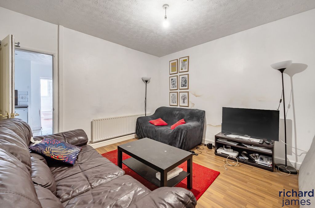 Property photo 2 of 13 3Eda7806E5ce4514B30De6F857761B39