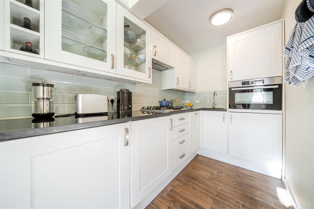 Property photo 3 of 11 1-690E2B3d431Dd-1376176-14-690Dfa08F316c-1.Jpg