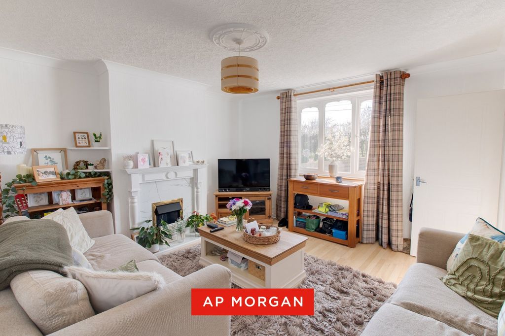 Property photo 3 of 17 Picture No. 03