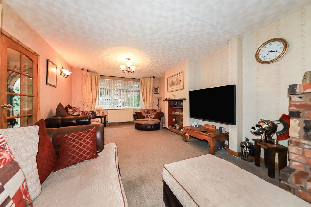 Property photo 3 of 17