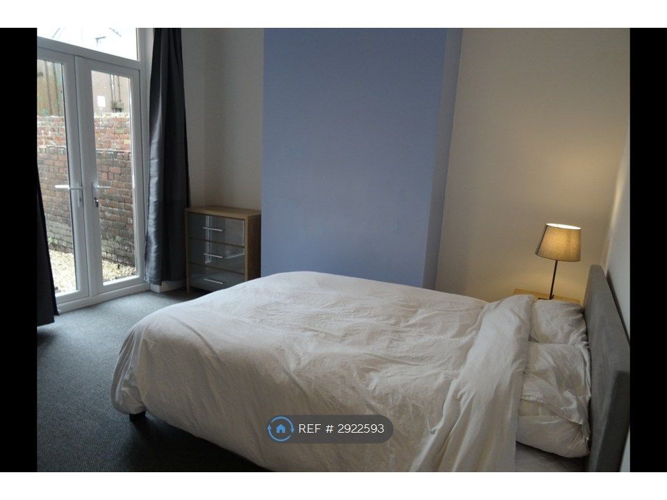 Property photo 2 of 7 Bedroom 2