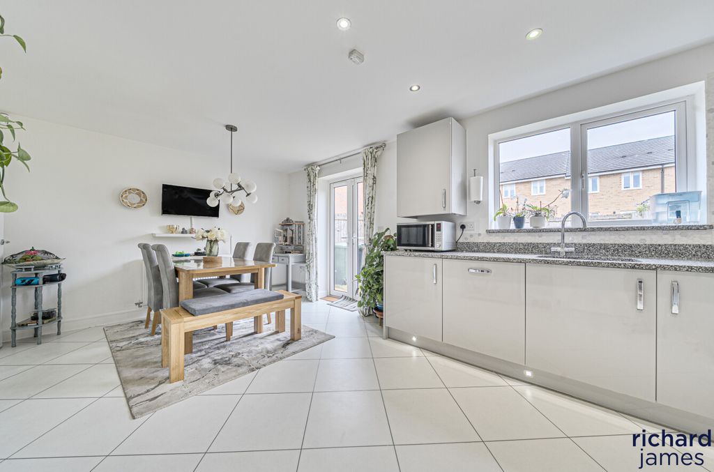 Property photo 3 of 20 F61Beea281Aa48E8B65E784F3d66B088