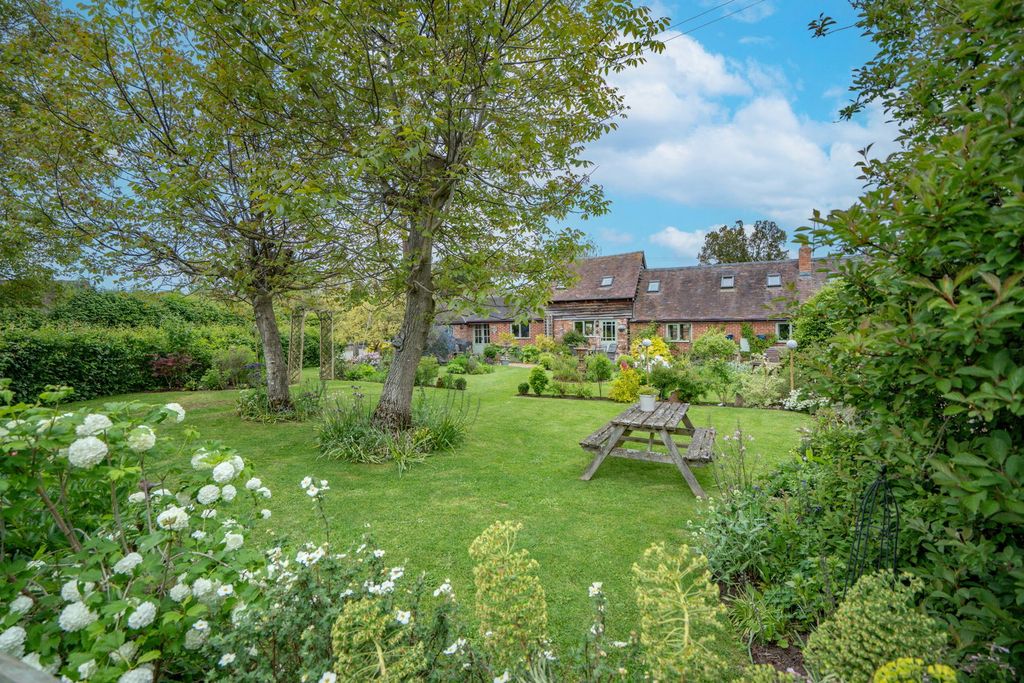 Property photo 1 of 32