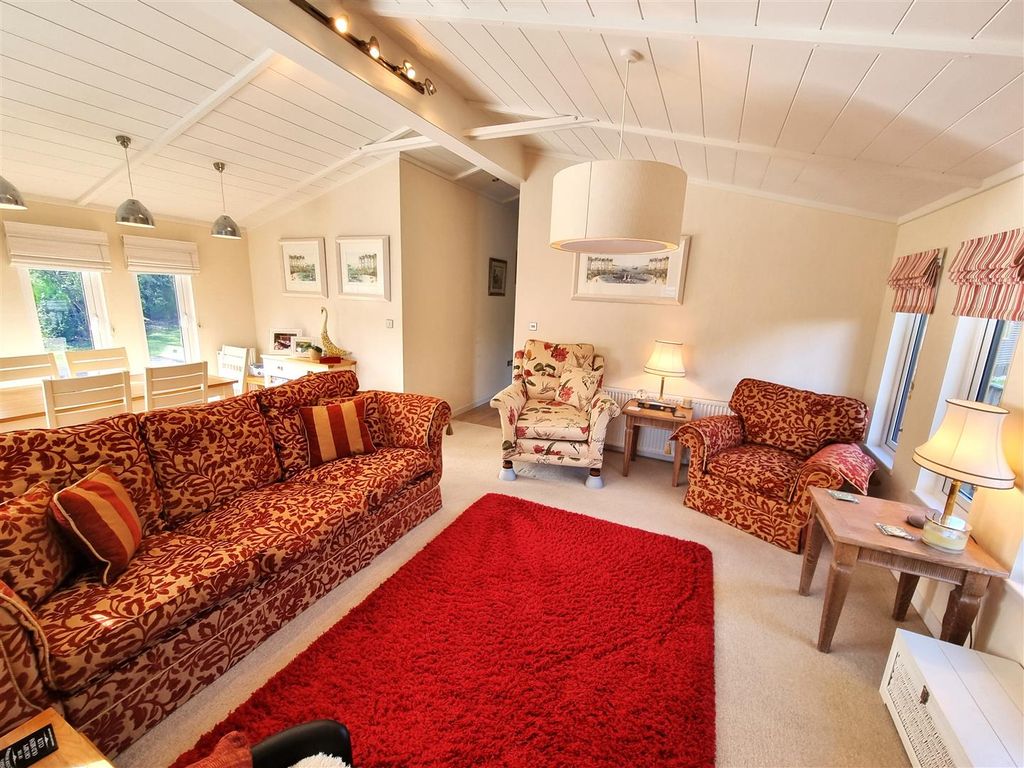 Property photo 3 of 12 Sitting Room.Jpg
