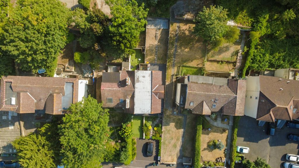 Property photo 3 of 17 5396352