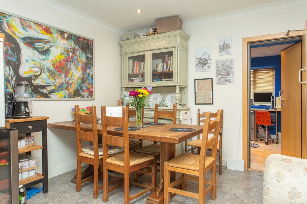 Property photo 3 of 24 Picture 3