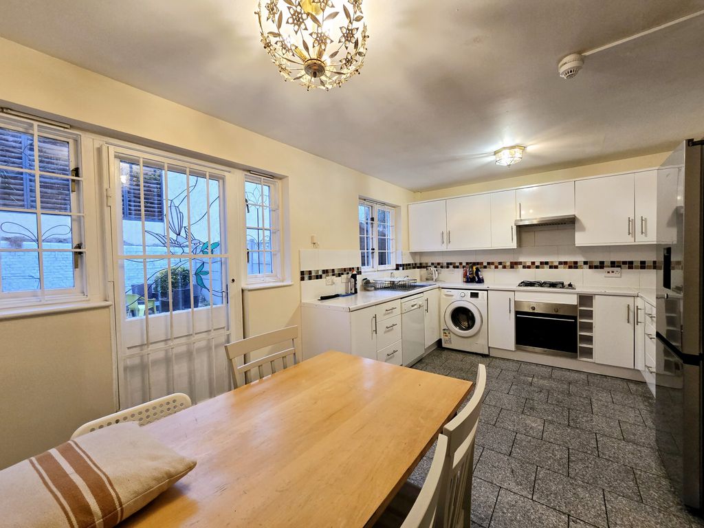 Property photo 2 of 16 Gallery
