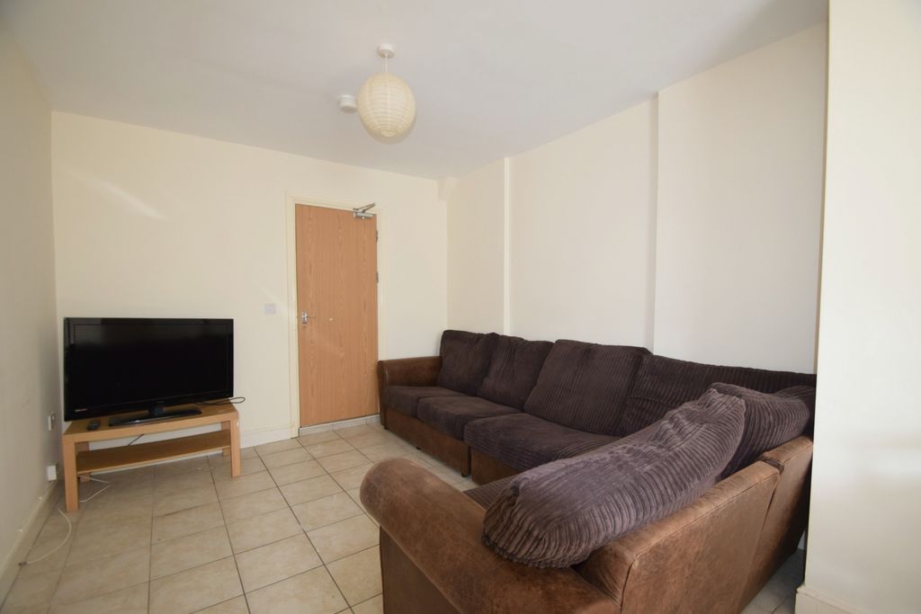 Property photo 2 of 12 Photo 5