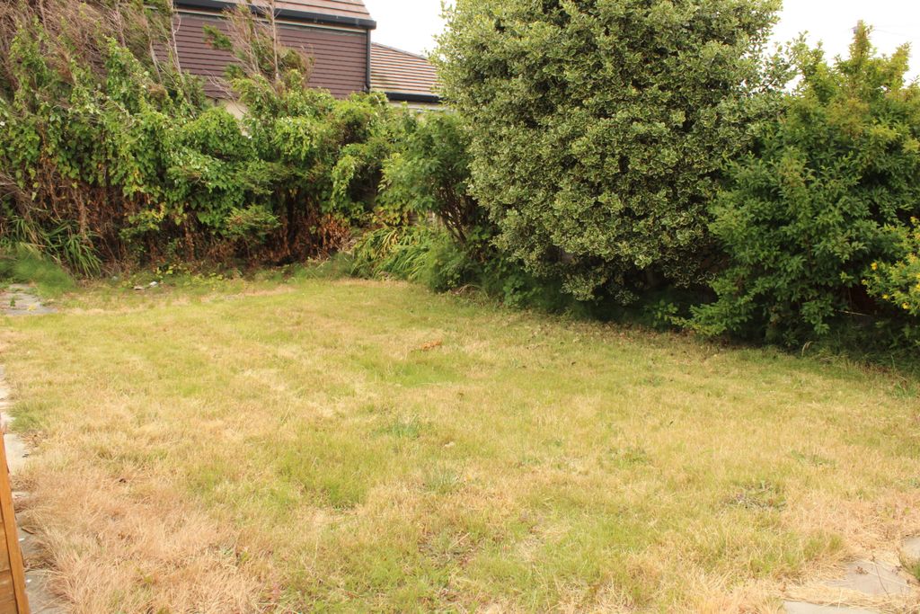 Property photo 2 of 3