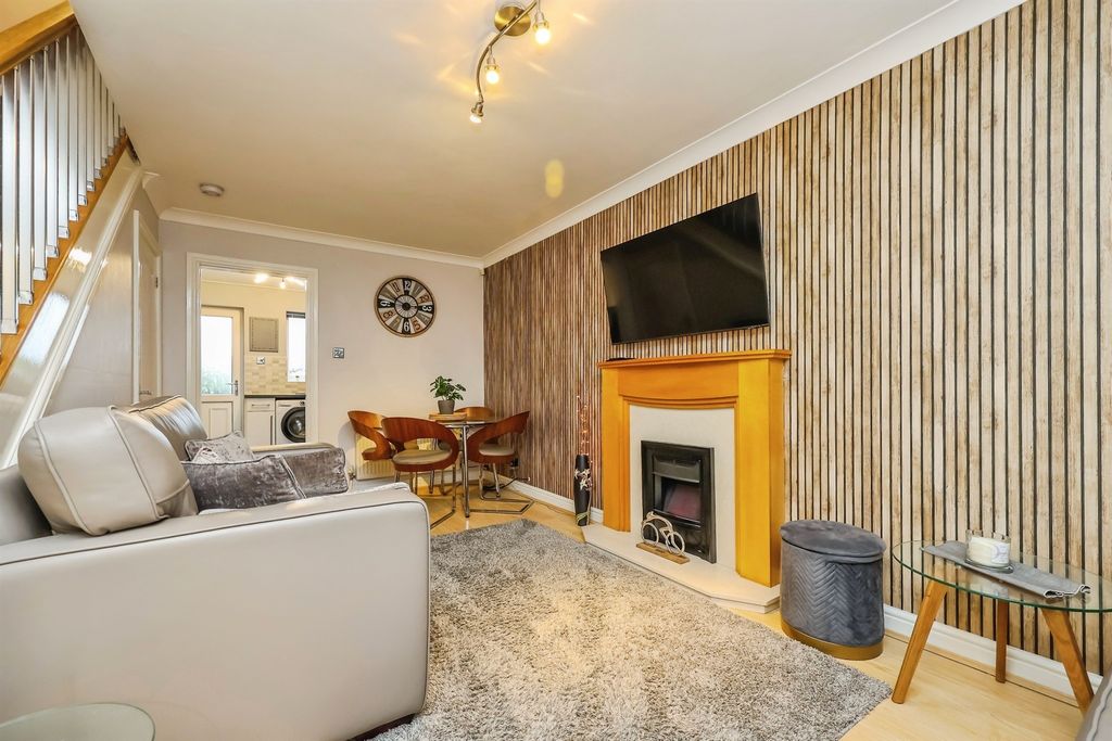 Property photo 2 of 18