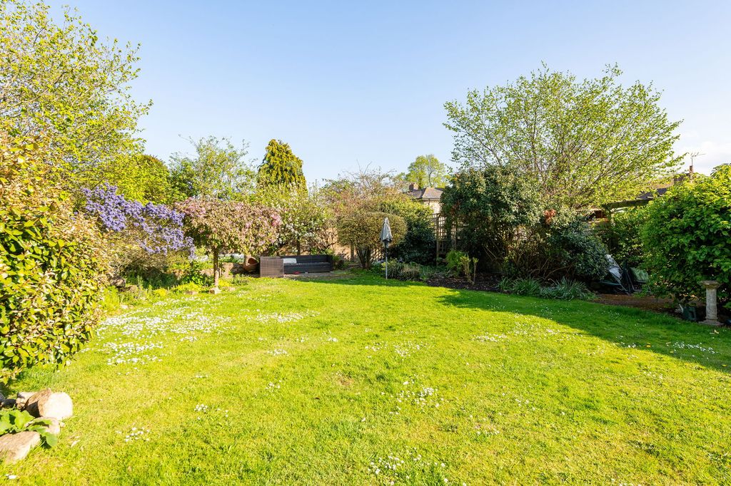 Property photo 2 of 21