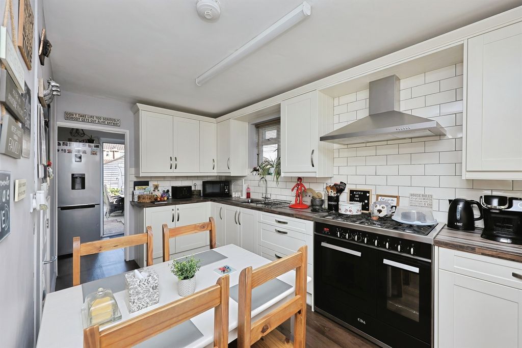 Property photo 3 of 16