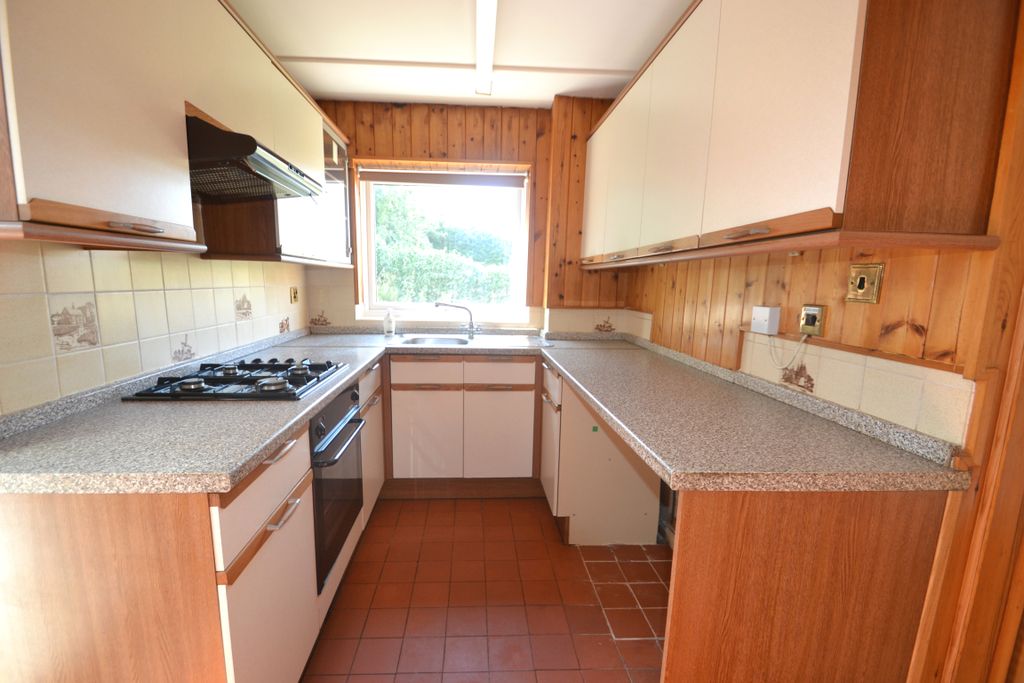 Property photo 3 of 14 Kitchen