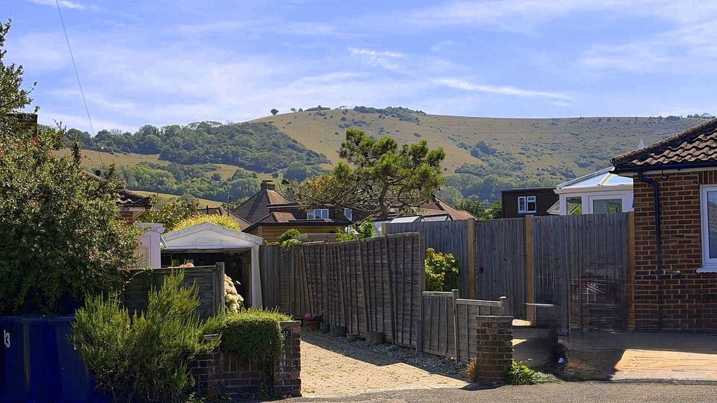 Property photo 3 of 19 19Broad4.Jpg