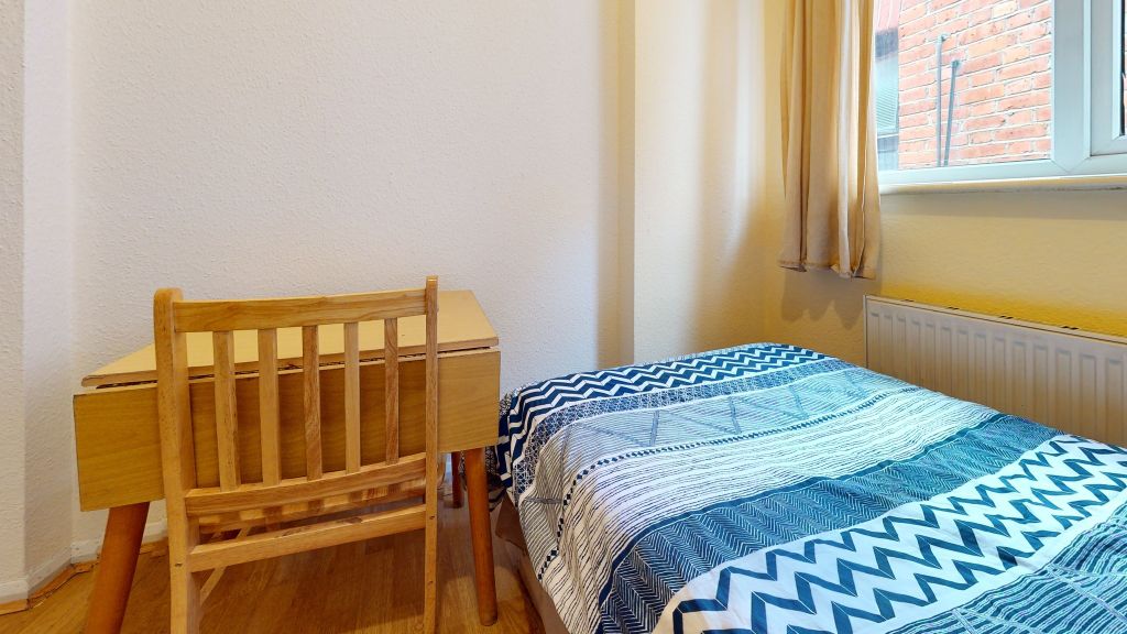 Property photo 1 of 5