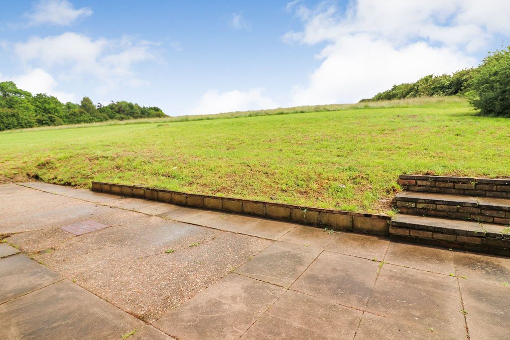 Additional image 12 of 6 bed detached house for saleSt. Barnabas Road, Barnetby DN38