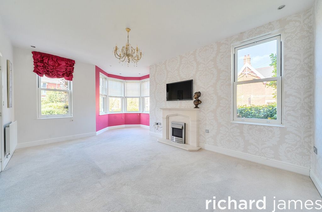 Property photo 3 of 23 56ee575571224672B9Af7A34847328Cf