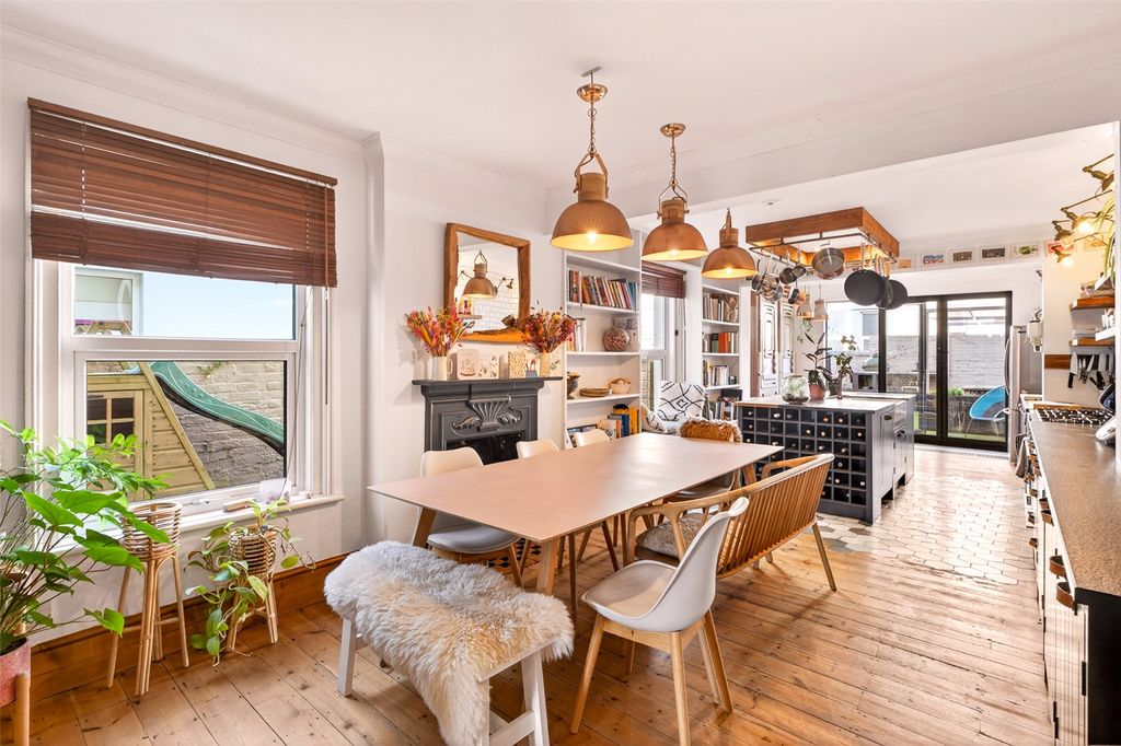 Property photo 3 of 37 Picture No. 08