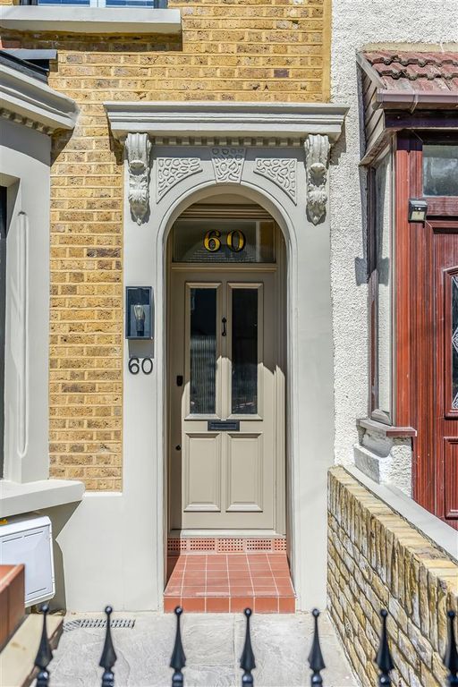 Property photo 1 of 42