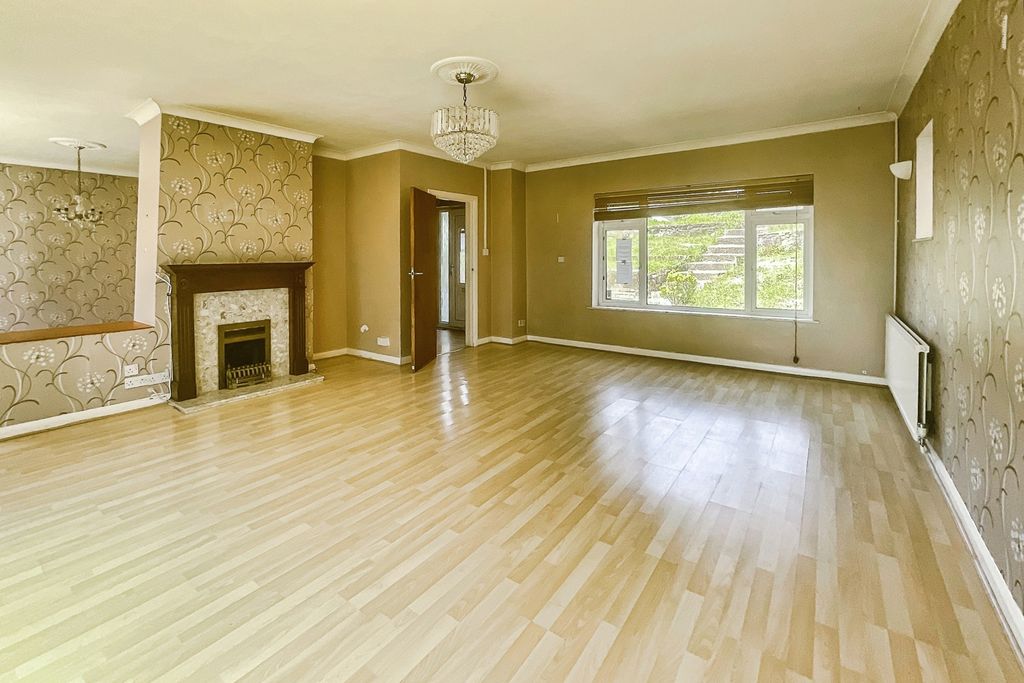 Property photo 2 of 20 Pbox-Img.Jpg