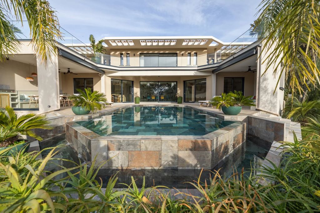 Property photo 1 of 77