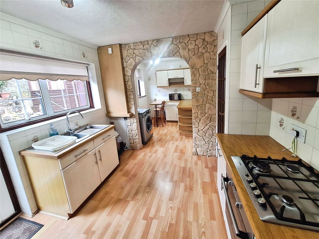 Property photo 3 of 15 Kitchen