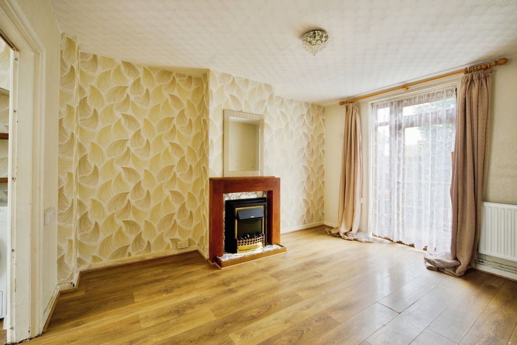 Property photo 2 of 19 Pbox-Img.Jpg
