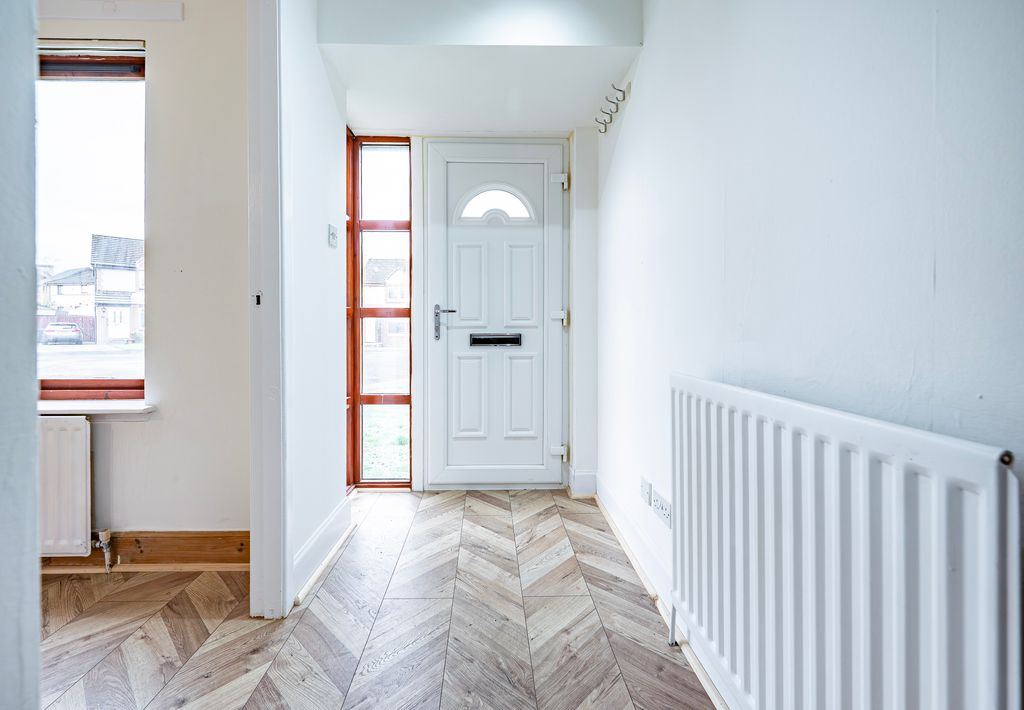 Property photo 2 of 31