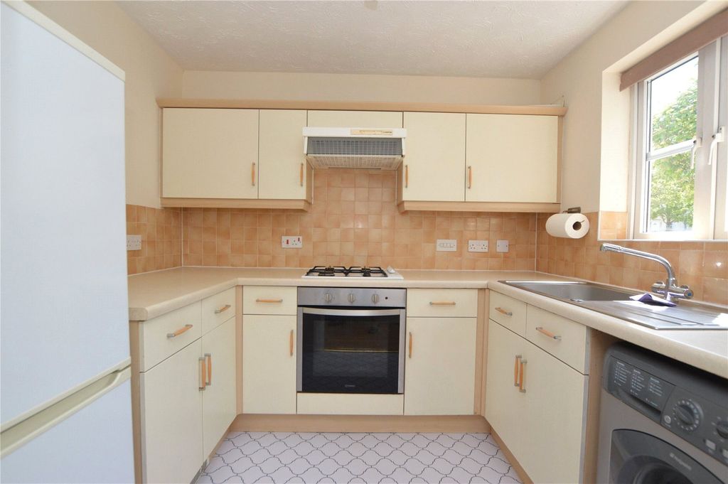 Property photo 3 of 8 3 - Picture No. 04