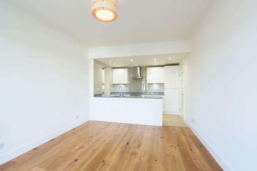 Property photo 1 of 10 Front