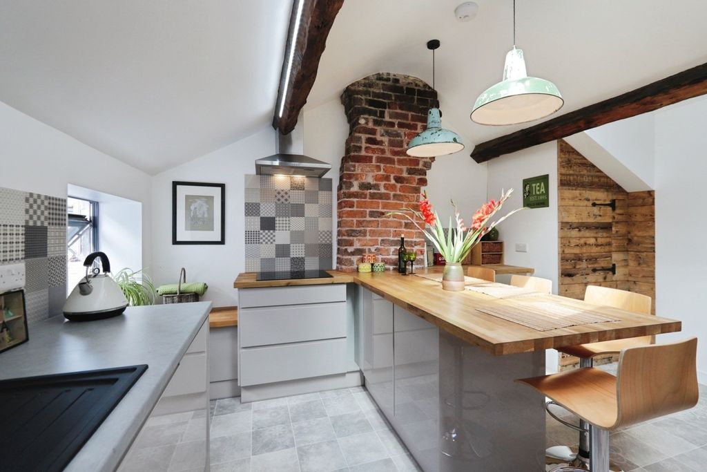 Property photo 3 of 13 Photo