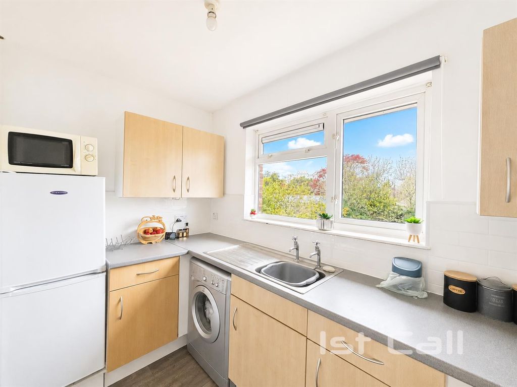 Property photo 2 of 7 Kitchen.Jpg