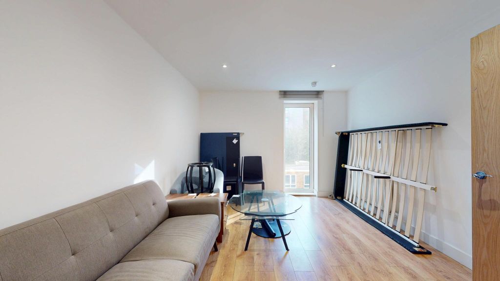 Property photo 1 of 17 Living Room