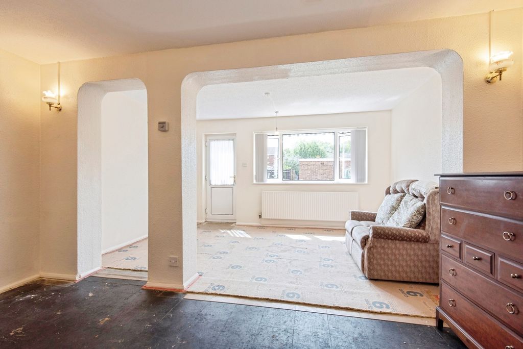 Property photo 3 of 17 Pbox-Img.Jpg