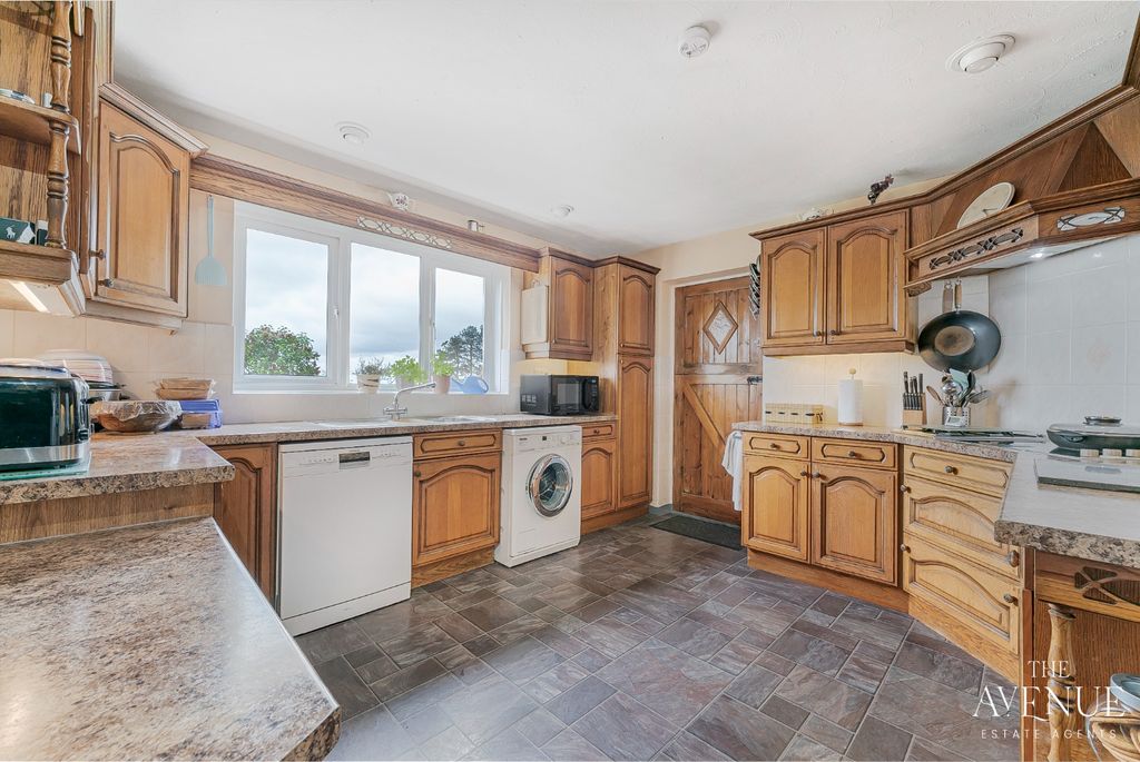 Property photo 3 of 19 3159976